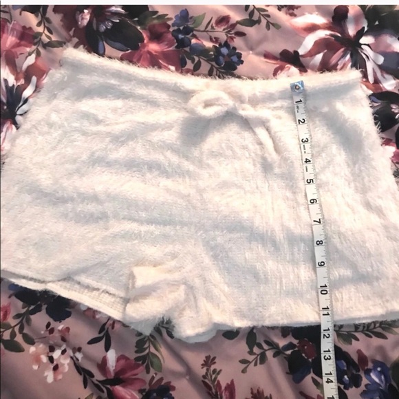 Cute! Fluffy shorts set 💕💕 - Picture 10 of 11
